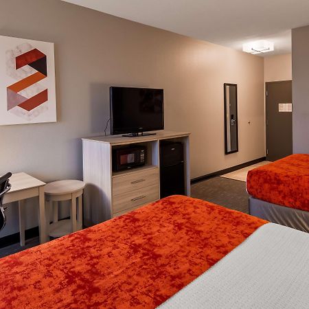 Best Western Plus New Cumberland Bagian luar foto