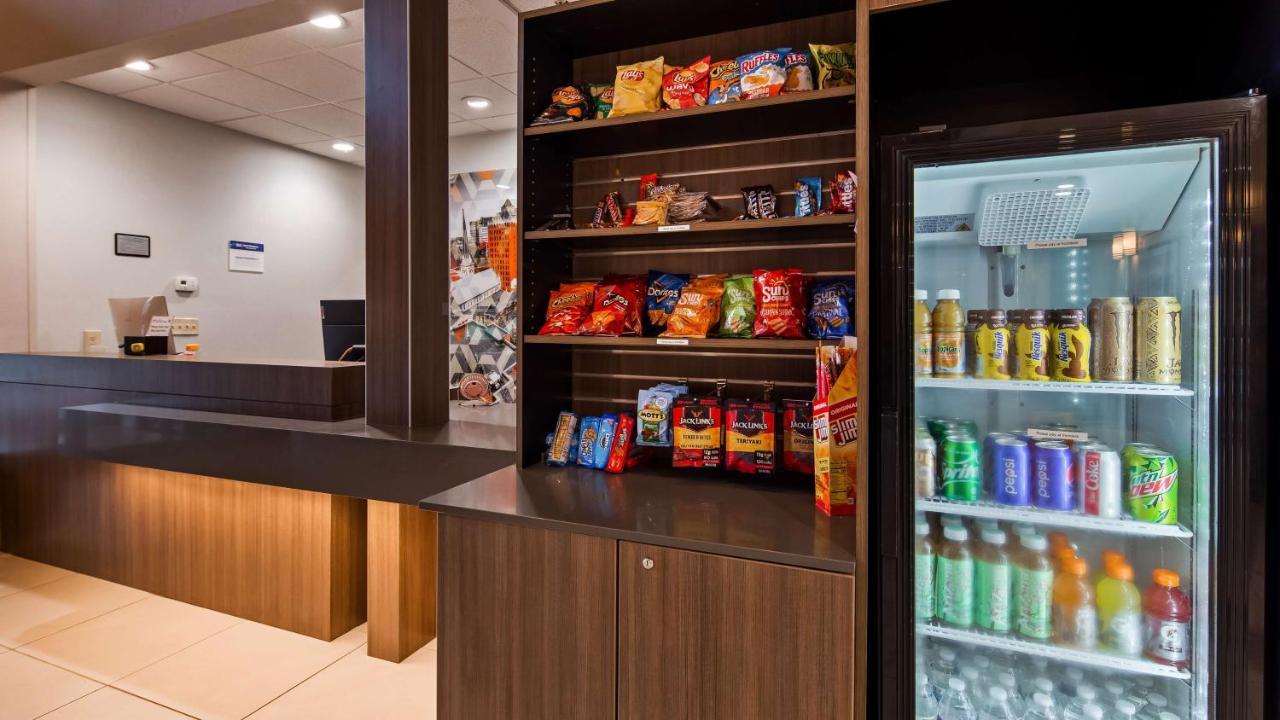 Best Western Plus New Cumberland Bagian luar foto