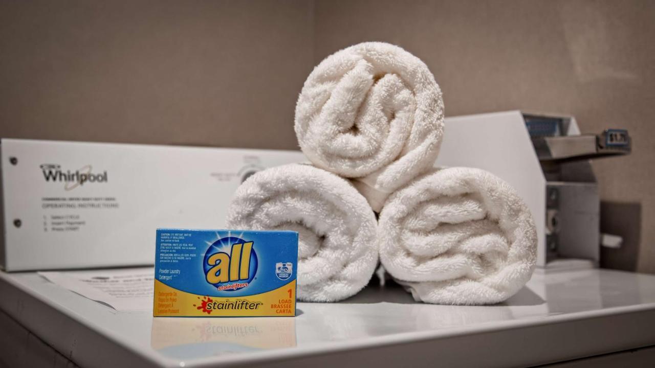 Best Western Plus New Cumberland Bagian luar foto