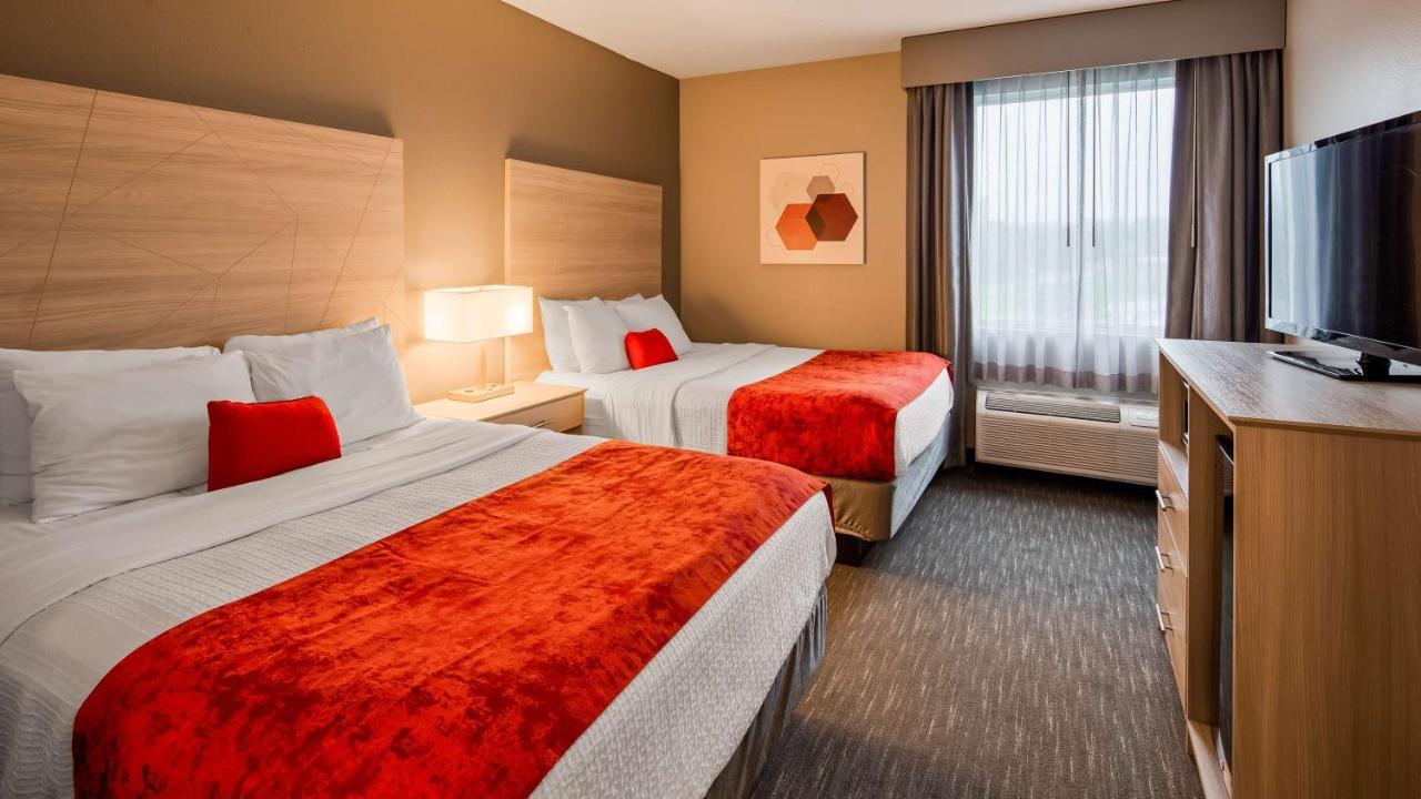 Best Western Plus New Cumberland Bagian luar foto