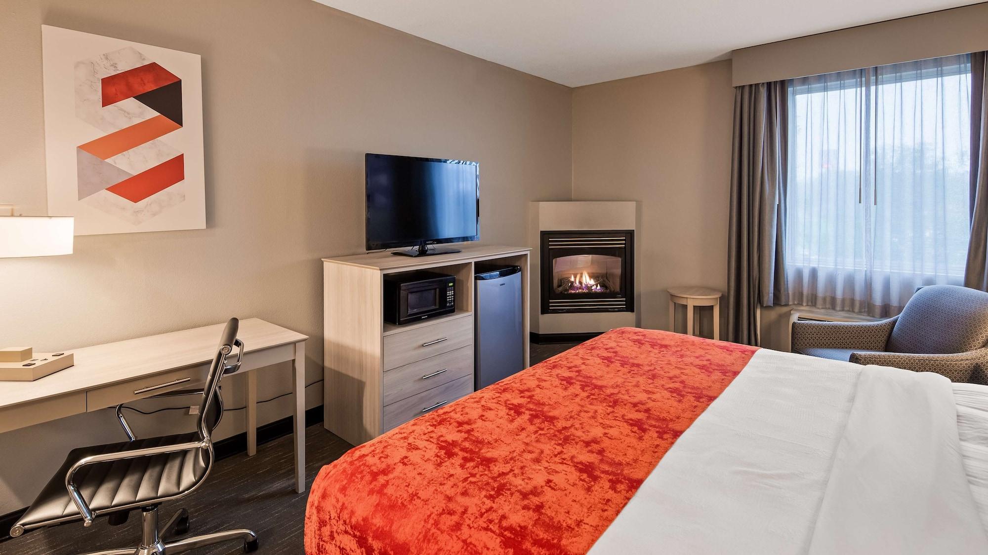 Best Western Plus New Cumberland Bagian luar foto