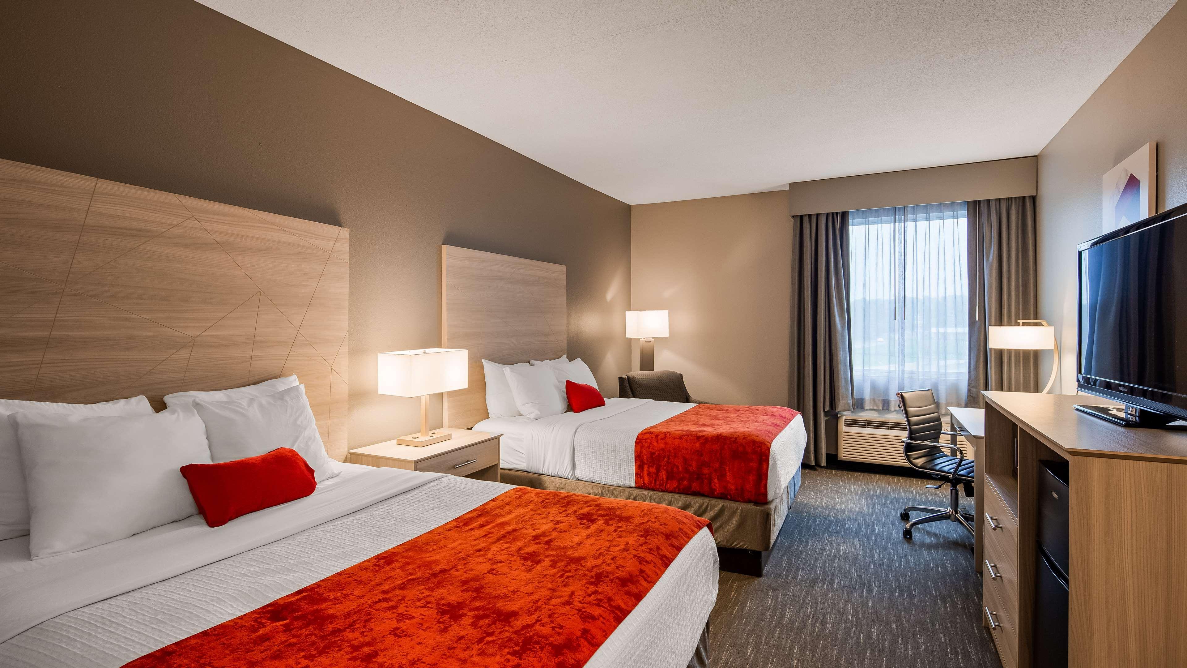 Best Western Plus New Cumberland Bagian luar foto