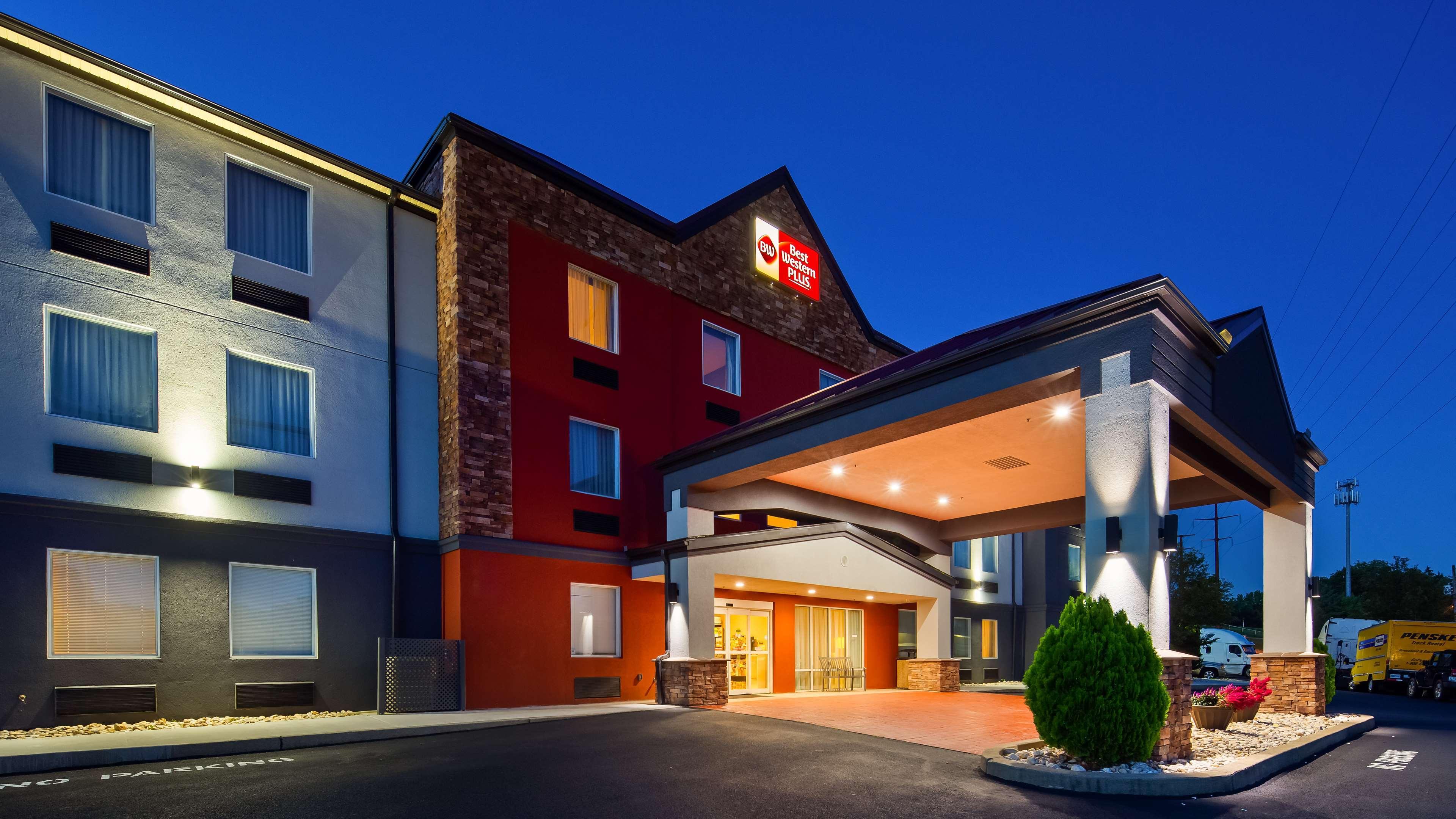 Best Western Plus New Cumberland Bagian luar foto