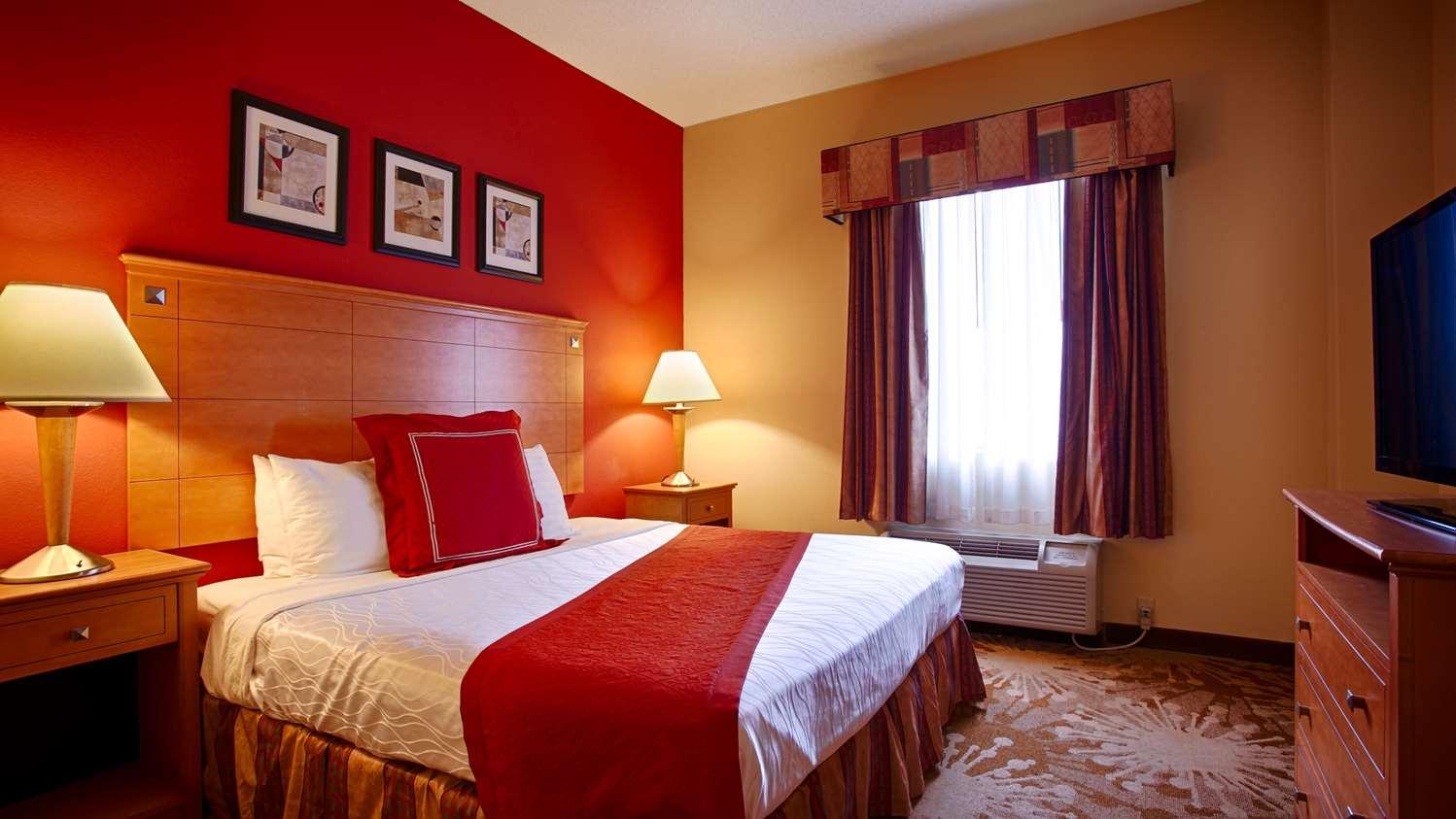 Best Western Plus New Cumberland Bagian luar foto