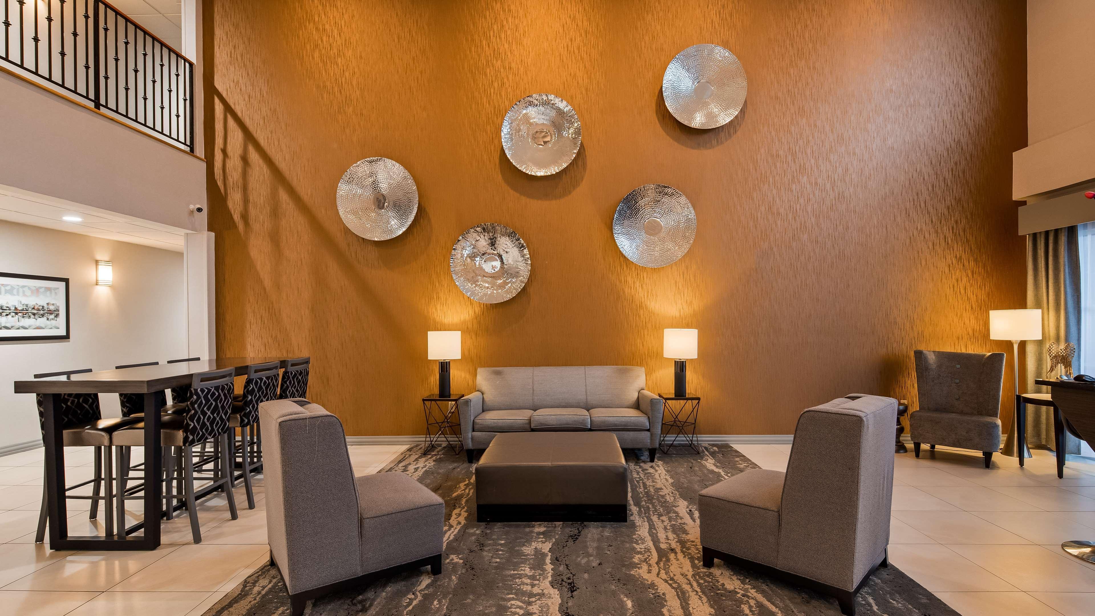 Best Western Plus New Cumberland Bagian luar foto