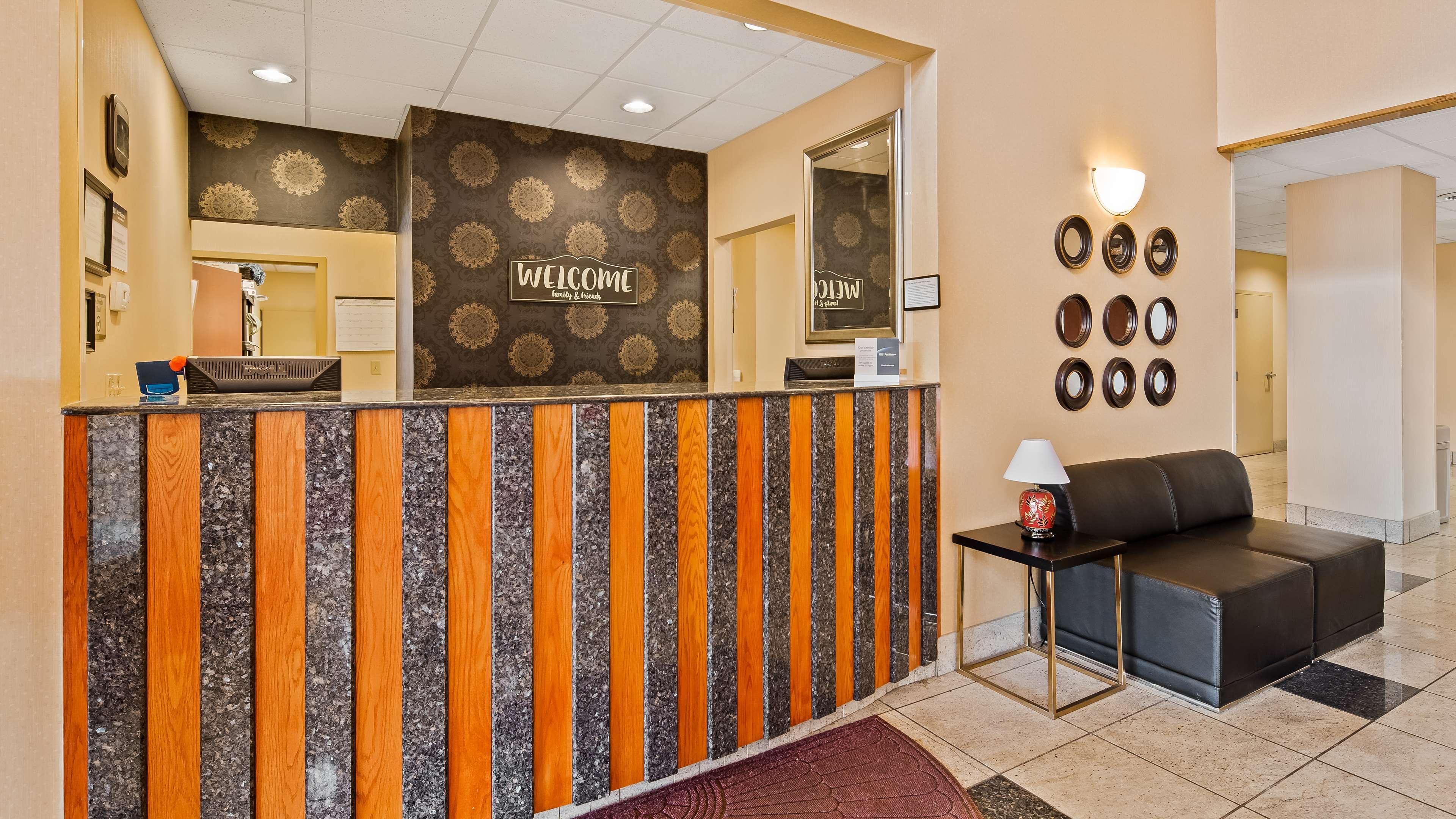 Best Western Plus New Cumberland Bagian luar foto