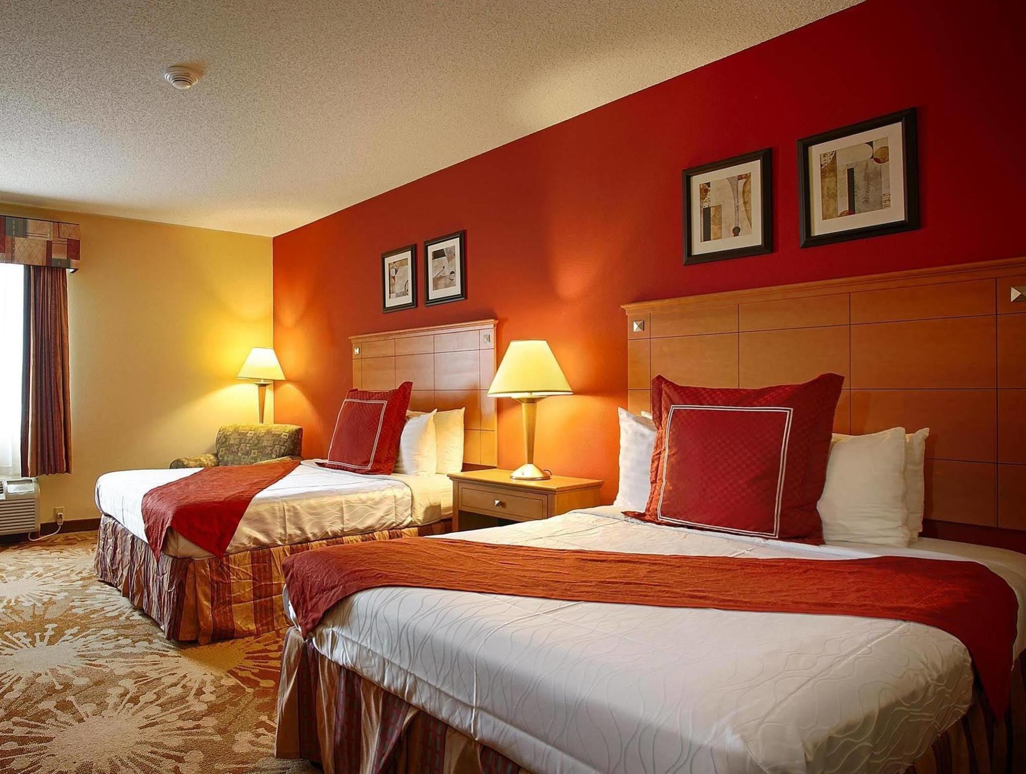 Best Western Plus New Cumberland Bagian luar foto