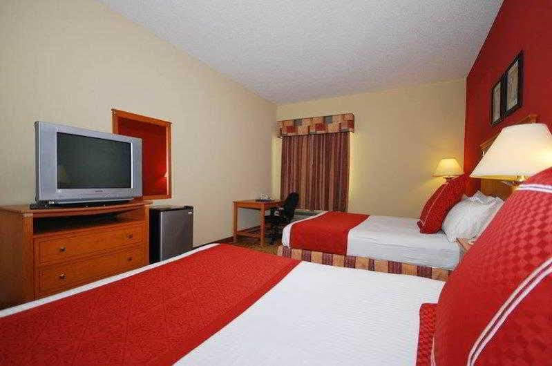 Best Western Plus New Cumberland Bagian luar foto