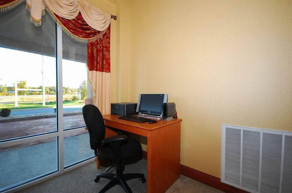 Best Western Plus New Cumberland Bisnis foto