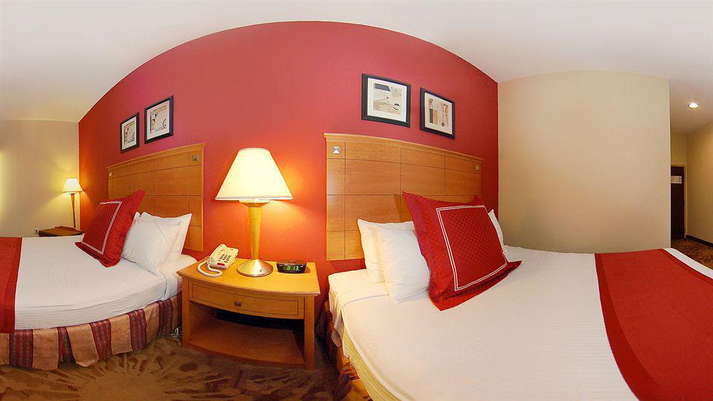 Best Western Plus New Cumberland Bagian luar foto