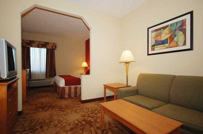 Best Western Plus New Cumberland Bagian luar foto